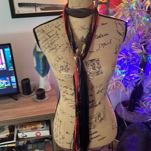 Rockins scarf - Picture 10 of 10